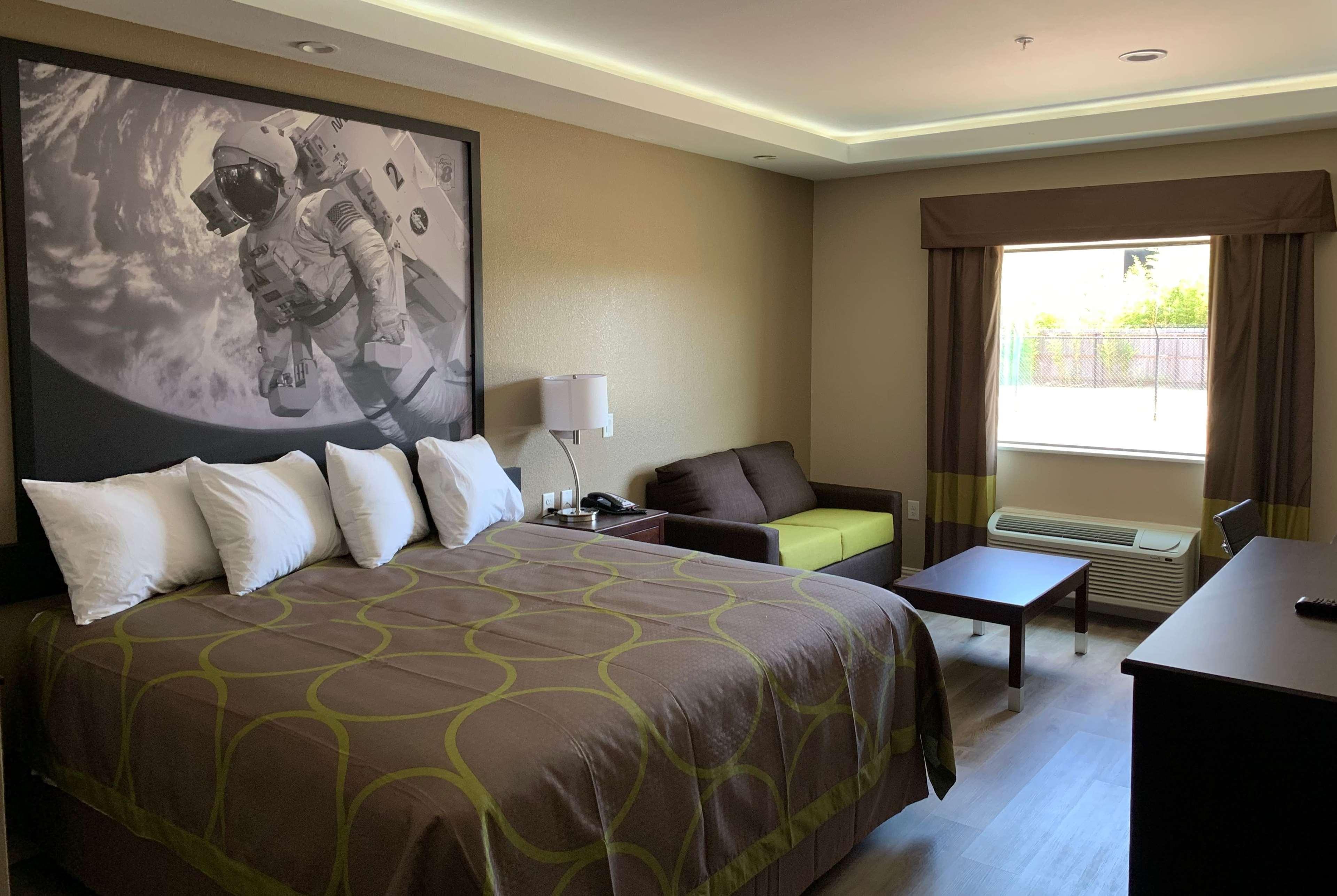Super 8 By Wyndham Kingwood Houston North Hotel Porter Bagian luar foto