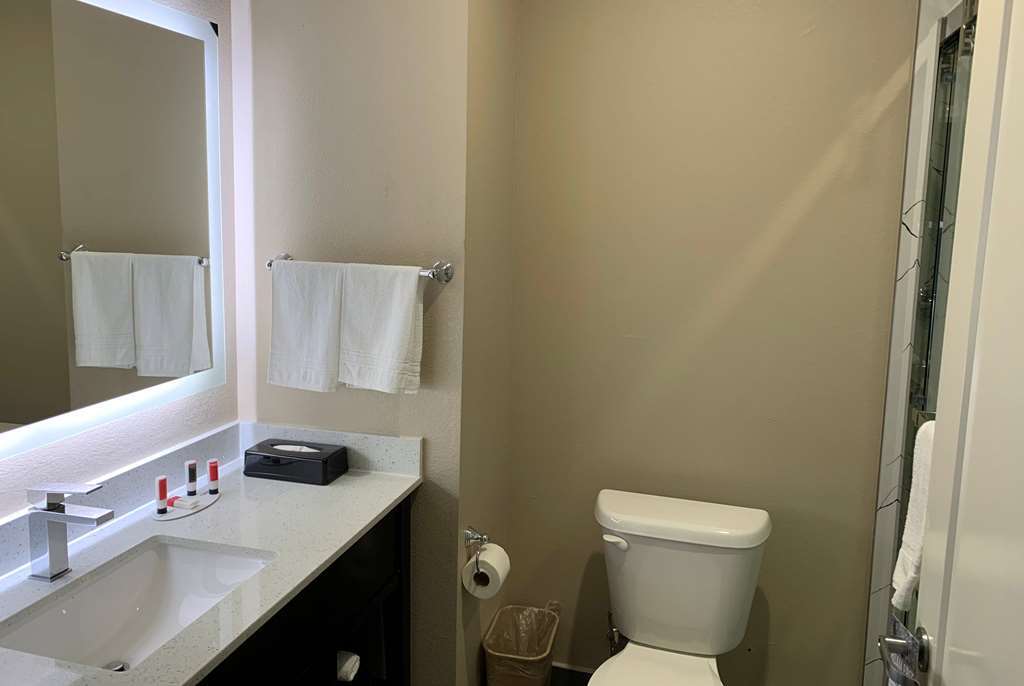 Super 8 By Wyndham Kingwood Houston North Hotel Porter Ruang foto