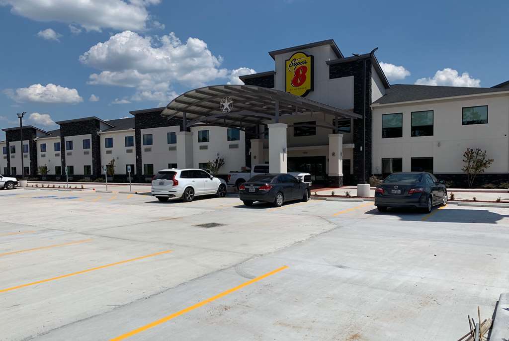 Super 8 By Wyndham Kingwood Houston North Hotel Porter Bagian luar foto